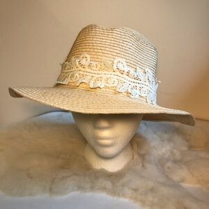 Vintage Plaited Straw Bucket Sun Hat w Lace Trim